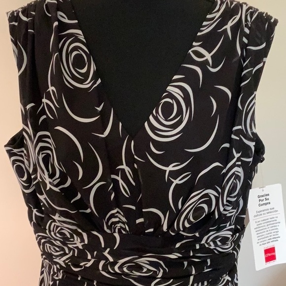 🤩Halter Dress NWT in bag bought in. NEW AS NEW. - Picture 2 of 9